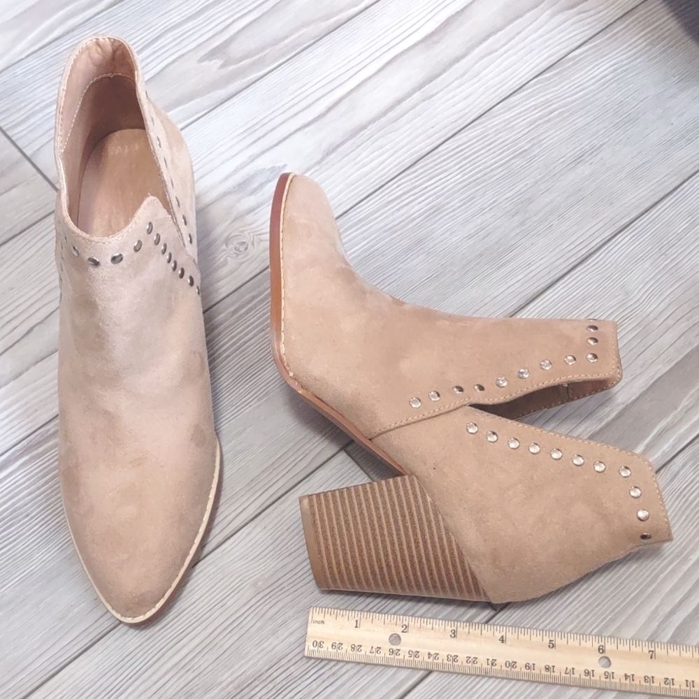 (78-1803) Tan Women's Pointed Toe Ankle Boot Sz 9.5 - Picture 3 of 11